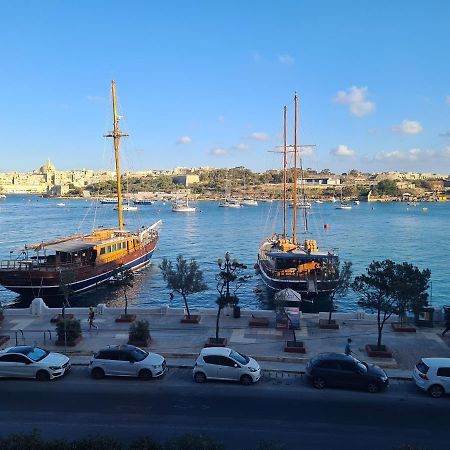 Spacious Seafront Apt Next To Sliema-Valeta Ferry Exterior foto