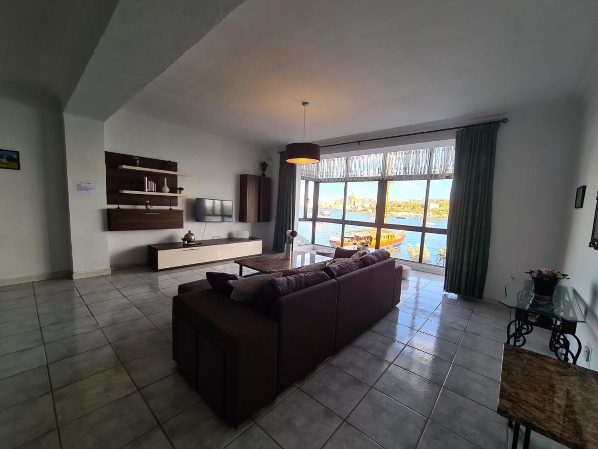 Spacious Seafront Apt Next To Sliema-Valeta Ferry Exterior foto